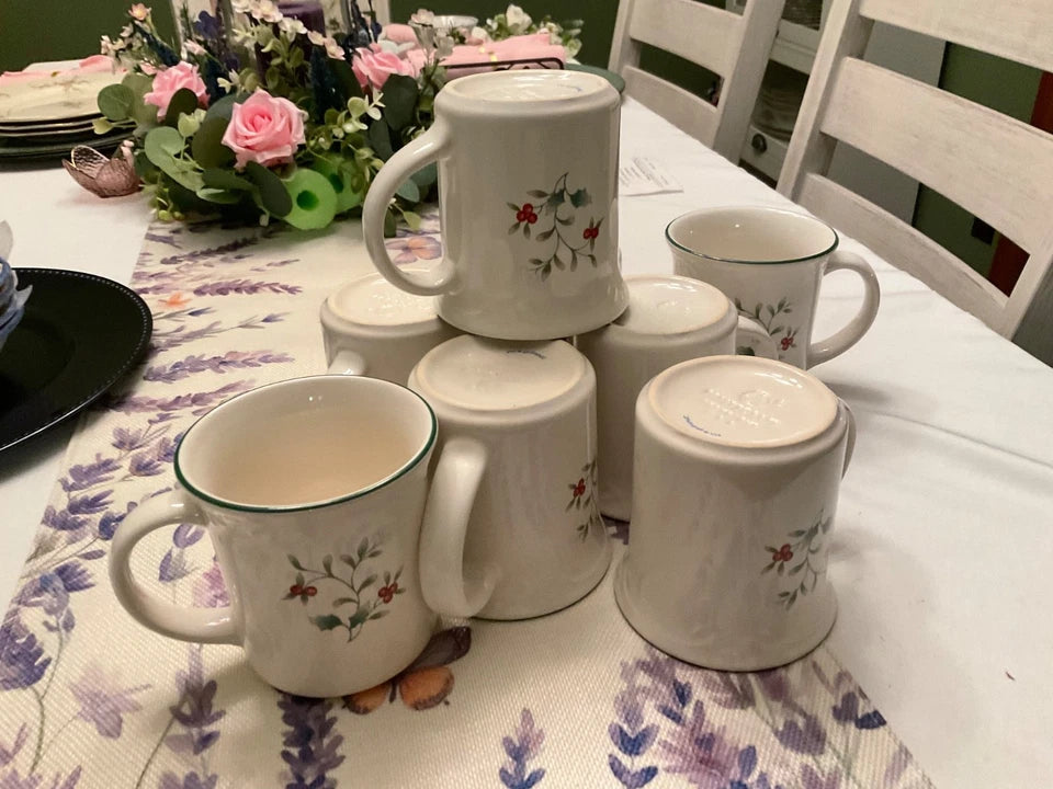 Pfaltzgraff Winterberry Flat Bottom Coffee Mugs Set of 8 Perfect Condition 8 oz.
